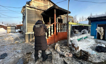 В Олекминске по факту гибели женщины при пожаре проводится процессуальная проверка