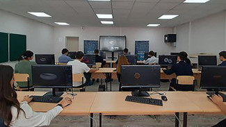 Школьники из ДНР обучились программированию на грант Главы Якутии