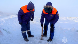 В Якутске сотрудники ГИМС МЧС России проводят профилактические рейды на ледовых переправах