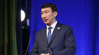 Вопросы сохранения и развития родного языка. В Якутске проходит II форум "Ийэ тыл" - "Родной язык"