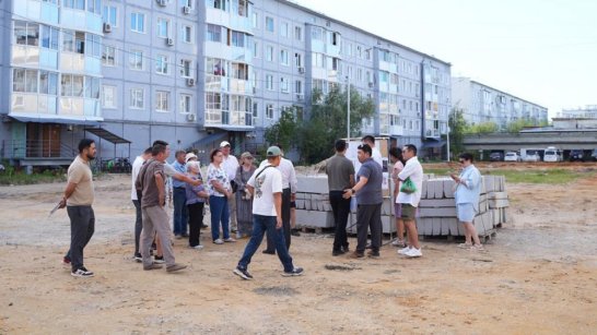 В Якутске проверили ход ремонта дворов на улицах Чернышевского и Аммосова