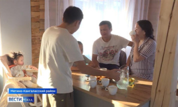 В Якутии две многодетные семьи получили единовременные выплаты на жилье на сумму 22 млн рублей