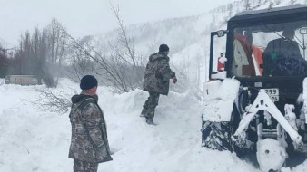 На трассе "Колыма" в Якутии сошла лавина. Движение закрыто