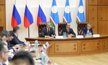 Глава Якутии провел расширенный Совет по местному самоуправлению