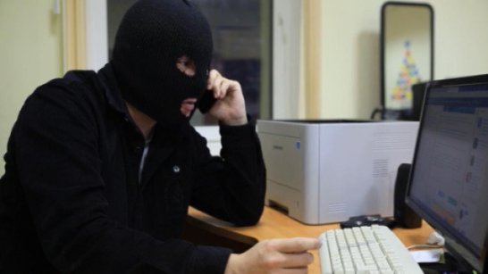 Более полумиллиона рублей похитили мошенники у жителя Нерюнгринского района