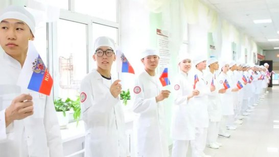 Более 3,8 тысяч целевых договоров заключено по региональному проекту "Медицинские кадры" в Якутии