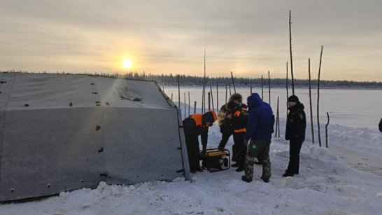 Водолазы Службы спасения подняли тело мужчины из проруби в Сунтарском районе