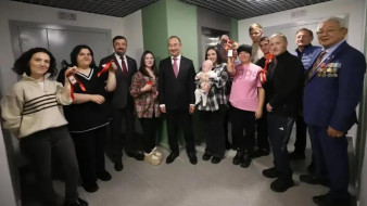 В Нерюнгри дети-сироты получили ключи от квартир в новом доме