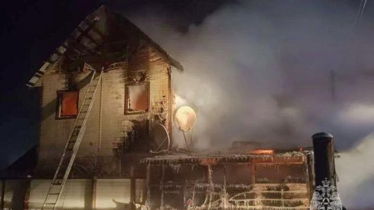 Пять человек погибли при пожаре частного дома в селе Октёмцы Хангаласского района