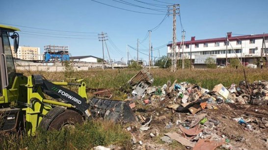 На несанкционированных свалках в Якутске собрано свыше семи тысяч кубометров мусора