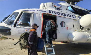 Спасатели вылетели на поиски пропавшей семьи в Кобяйский район
