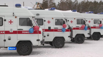 Ключи от 21 машины передали районным больницам