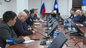 На паромной переправе "Якутск - Нижний Бестях" прекращена перевозка легкового транспорта