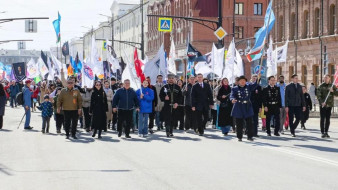 Около 4 тысяч человек приняли участие в параде ко Дню Республики Саха (Якутия)