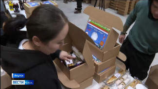 Волонтёры Якутии к Новому году готовят праздничные наборы для бойцов СВО