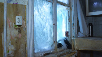 Зловонный запах и мороз в квартире. В Якутске жители аварийного дома на улице Кузьмина борются за то, чтобы жить в достойных условиях