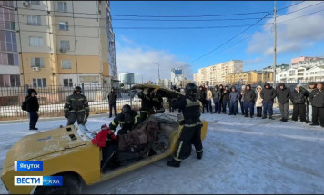 Спасатели МЧС Якутии провели "Урок безопасности" для студентов Якутского филиала Юридического полицейского колледжа