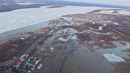 В Среднеколымском районе продолжаются подрывы на реке Колыма