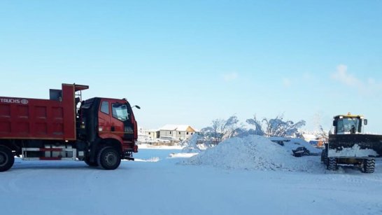 В Якутии в рамках трехмесячника по санитарной очистке вывезли 5100 кубометров снега в Автодорожном округе