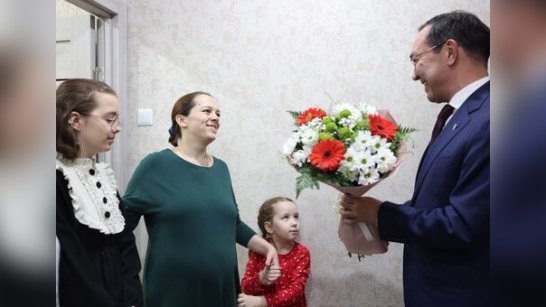 Айсен Николаев встретился с семьей военнослужащего из Нерюнгри