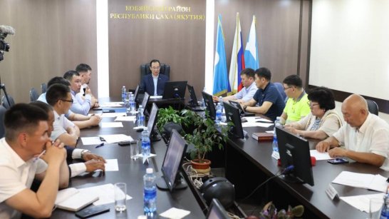 Глава Якутии Айсен Николаев провел совещание по вопросам развития Кобяйского района