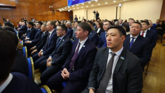 Айсен Николаев поручил Минобру усилить взаимодействие с индустриальными партнерами