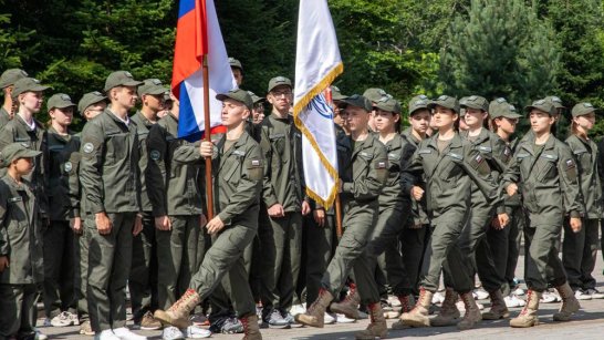 300 детей из 15 регионов России примут участие в смене "Время юных героев" на Дальнем Востоке