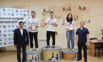 Школьник Александр Иванов стал чемпионом республики по быстрым шахматам