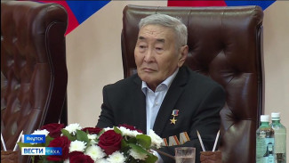 В Якутии отметили 80-летний юбилей Героя Труда России Михаила Готовцева