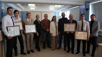 В Якутии 13 лучшим студентам и преподавателям вручили именные стипендии Владимира Членова