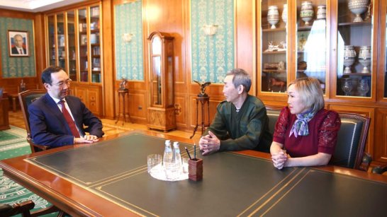 Глава Якутии встретился с семьёй погибшего в ходе СВО