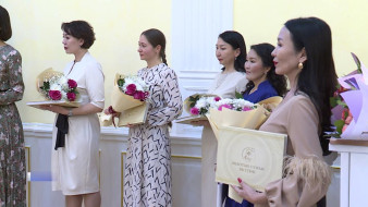 В Якутске состоялась презентация 8-го выпуска книги "Золотые семьи Якутии" 