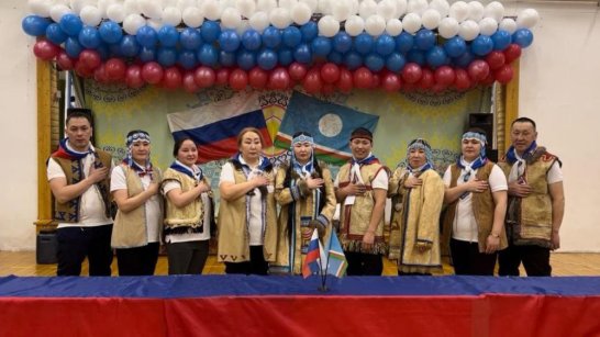 Якутяне посещают избирательные участки в традиционных национальных нарядах