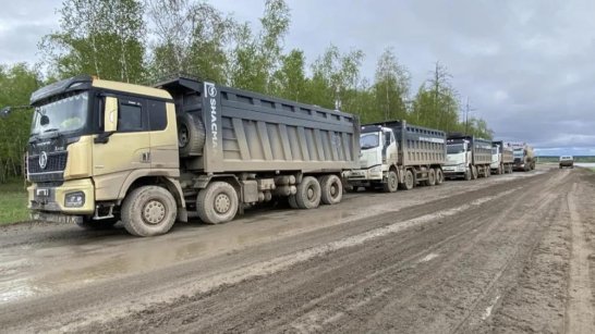 Дорожники Якутии восстанавливают дорогу "Колыма" после проезда грузовиков