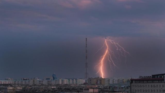 МЧС Якутии предупреждает жителей региона о высокой вероятности гроз