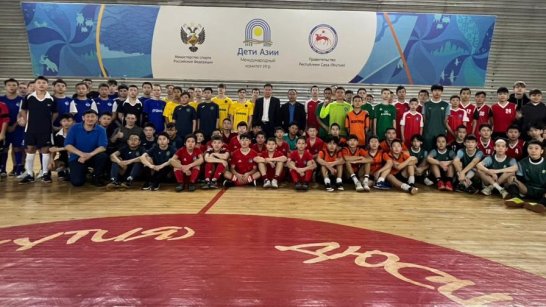 В Якутске проходит первенство по мини-футболу "Спортивные якутяне - 2023"