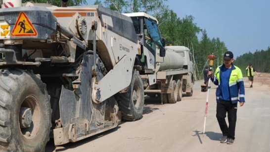 В Якутии на автодороге "Амга" идет асфальтирование по нацпроекту "ИДЖ"