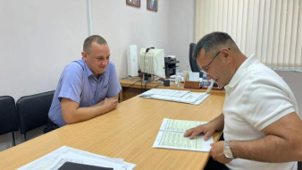 Участник СВО Андрей Ярков завершает практику в Минтруде Якутии