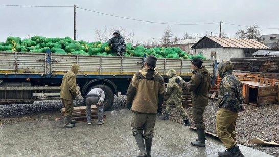 Более 2 тысяч тонн продовольственных товаров доставили в период навигации в Якутии