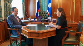 Глава Якутии провёл рабочую встречу с министром образования и науки республики