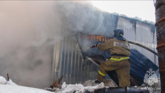 В Якутске при пожаре частного гаража погиб человек