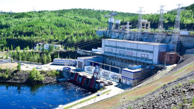 На Каскаде Вилюйских ГЭС ведутся работы по ремонту водосбросного канала