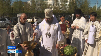 Праздник Преображения Господня. Глава Якутии передал Якутской епархии икону великомученика Димитрия Солунского