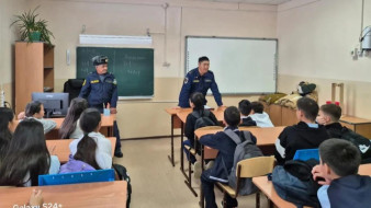 Уроки с тренировками по защите детей и персонала от ЧС проходят в Якутии