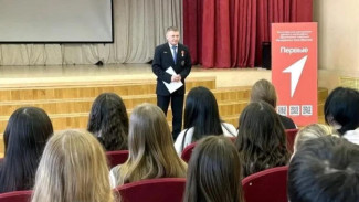 Курсант программы "Якутия – Земля Героев" проходит практику в Мирнинском районе