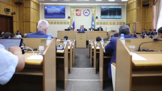 Глава Якутии заявил о необходимости системных решений в отрасли ЖКХ