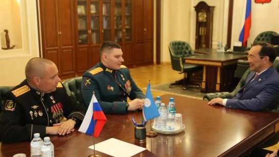 Айсен Николаев встретился с участниками второго набора президентской программы "Время героев"