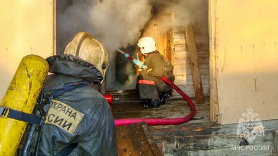 В Вилюйске при пожаре в частном доме пострадала пожилая женщина