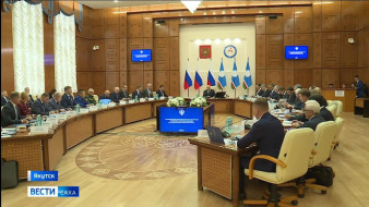 Юрий Трутнев провёл в Якутске заседание Совета Дальневосточного федерального округа