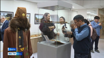 В Якутске работает выставка "Истээх Быраан — родовой могильник Тыгынидов (XV-XVIII вв.)"